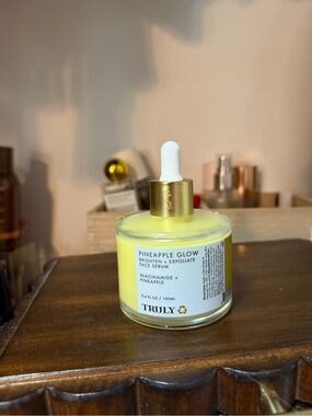 TRULY Pineapple Glow Face Serum in Yellow with Gold Dropper
